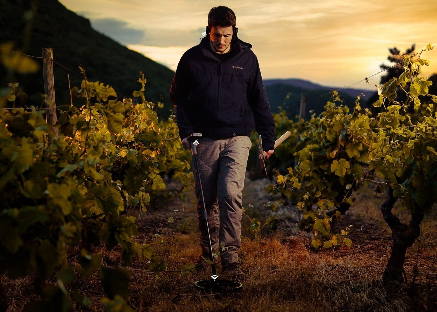 XP Deus 2 Dedektör (Ana Ünite, WSA2 Kablosuz Kulaklık ve 34X28CM FMF Başlık ile)